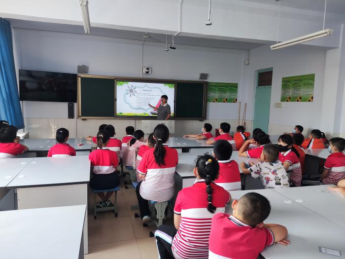 刘娇律师送法进校园，讲好开学课
