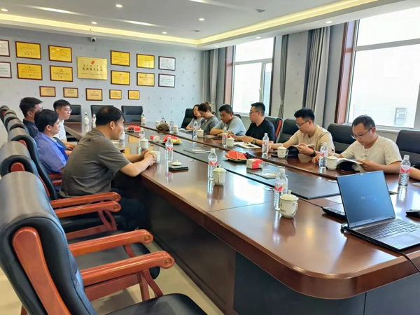 政商恳谈会交流汇报伟之杰的生产经营状况和企业战略发展概况