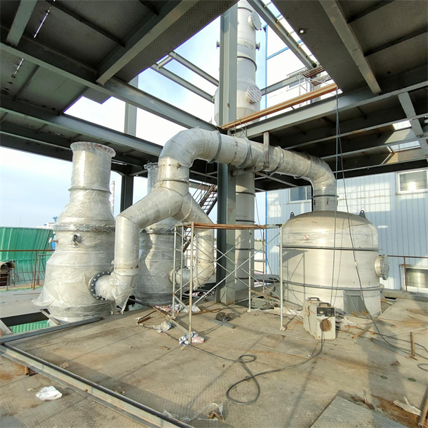 河北某生物制药集团蒸发器设备安装中