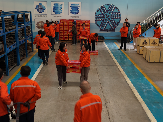 暖心橙意，情滿天佑——總經(jīng)理為員工送上“甜蜜”關(guān)懷！