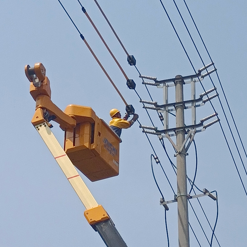 2024.03.29 輸電線路配網(wǎng)行波故障預警與定位裝置  設(shè)備安裝案例