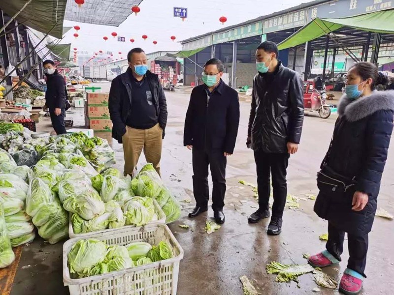 康俊一行赴内江市中农联蔬菜批发市场调研防疫保供工作