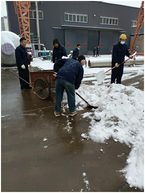 瑞雪兆豐年，正月十二石家莊迎來(lái)龍年場(chǎng)大雪，蕓豪科技趙縣工廠清理積雪現(xiàn)場(chǎng)