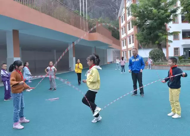 援藏“亲人”为九寨发展贡献邛崃智慧与力量