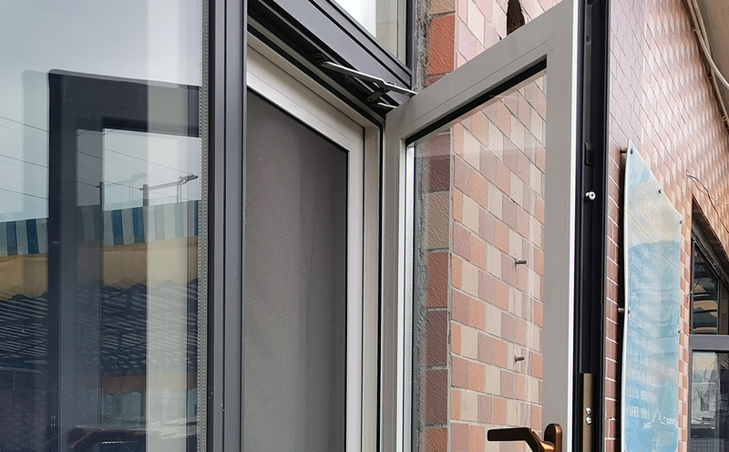 德阳门窗厂家详解：角码与组角工艺在无缝焊接门窗中的重要性