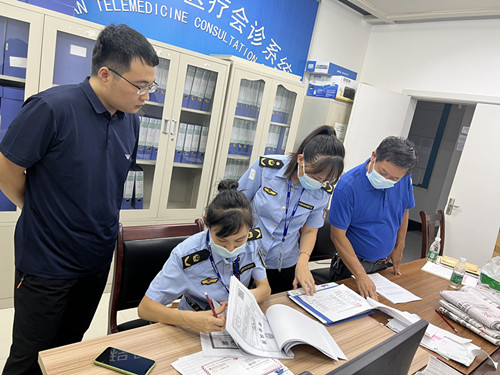 助力疫情防控 保亭县市场监管局强化医疗器械监管