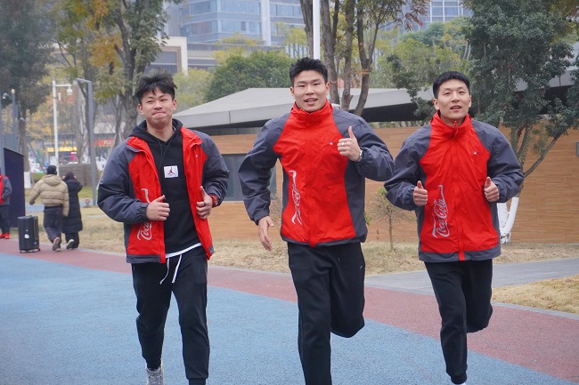 迈开脚步向新年，和中粮可口可乐一起跑出天府发展“加速度”