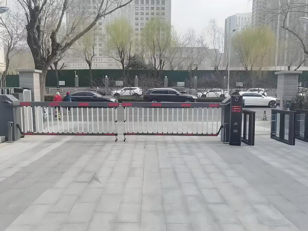 影響電動伸縮門價格的因素