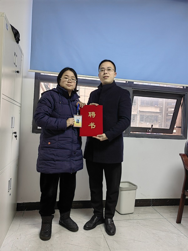 四川国视聘请蓬溪县作家协会副主席樊利担任公司遂宁办事处主任
