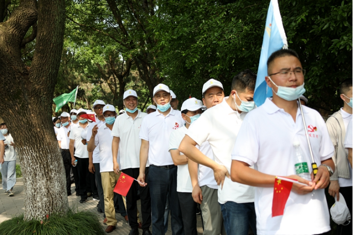 雨发集团党支部隆重开展七一党建活动 见证百年历史  不忘初心前行