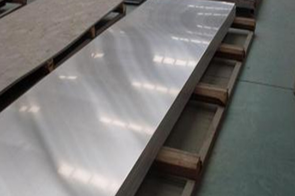 如何清洁西安不锈钢板表面，保持它不生锈？