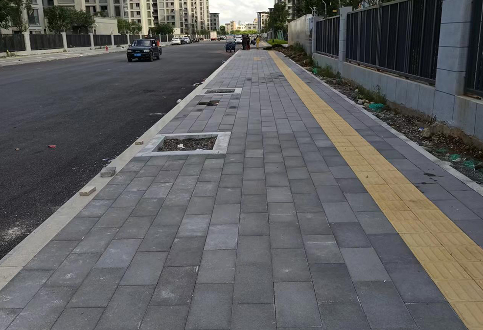 市政道路透水砖施工效果图