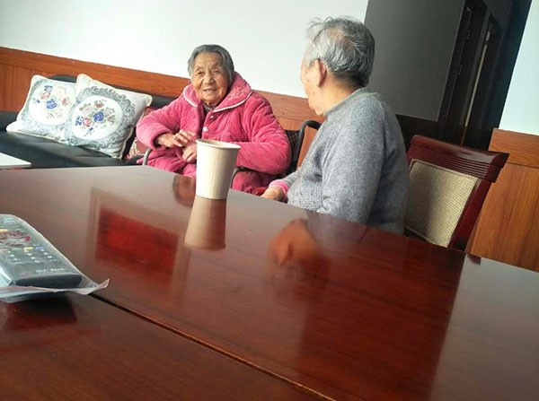 老人养老养生从喝水开始