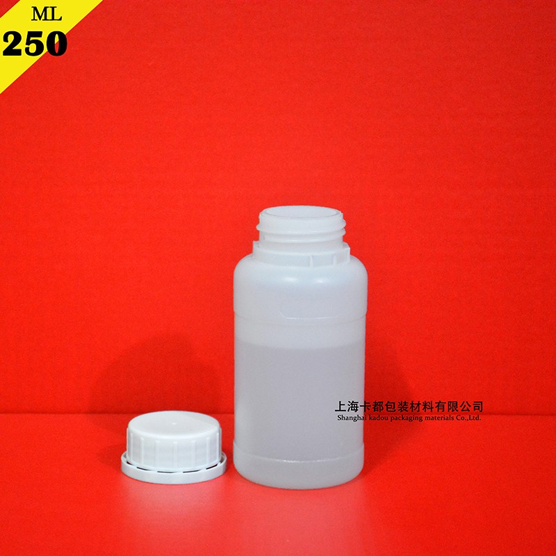 250ML塑料瓶，半透明瓶身配白蓋