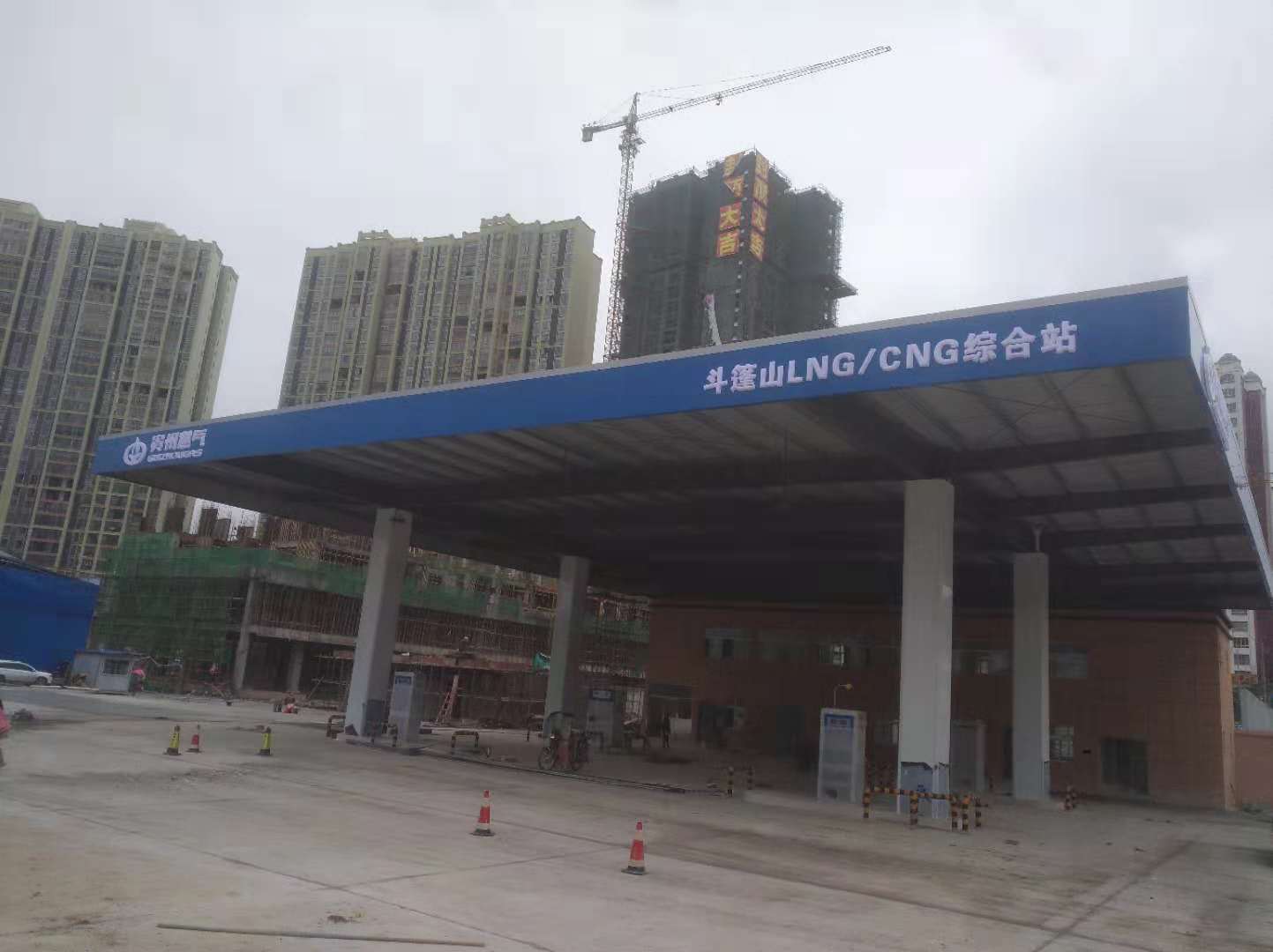 現(xiàn)在的加油站建設(shè)中都在使用什么材料