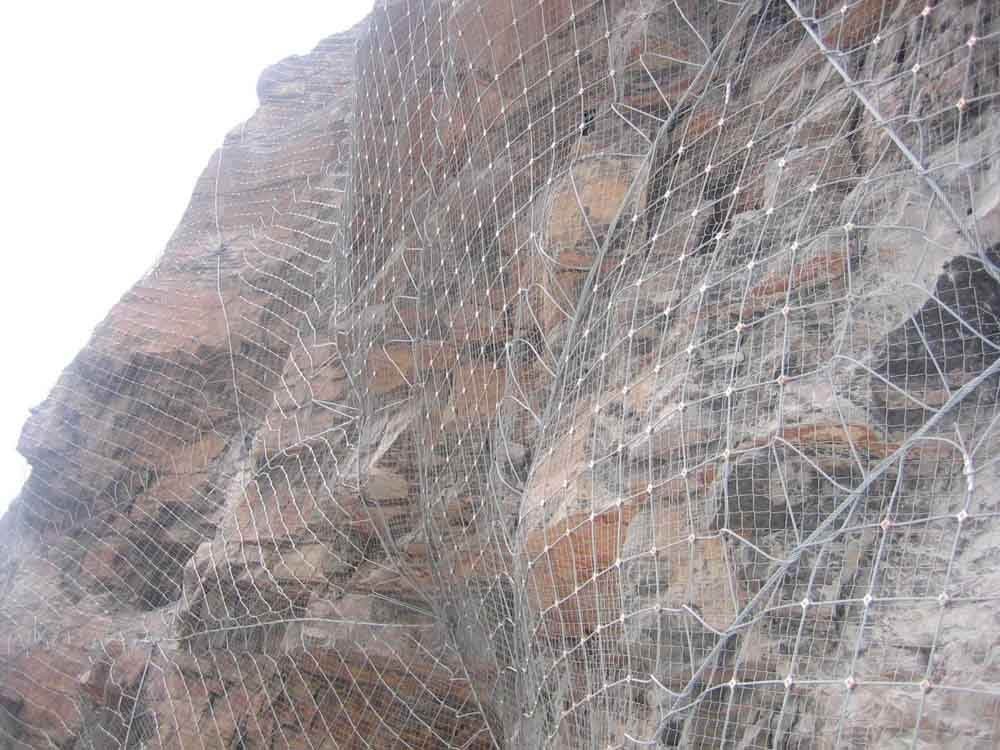 山體滑坡防護網