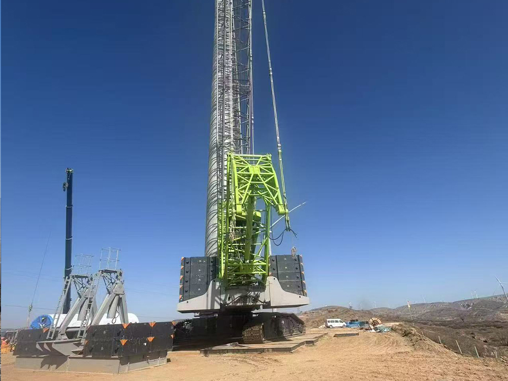 中联17000（1250t）履带吊