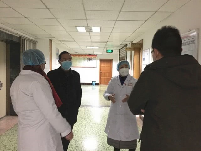 成都新都区：老党员医生带着“速效救心丸”冲锋在防疫一线