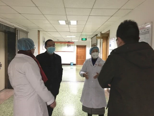 成都新都区：老党员医生带着“速效救心丸”冲锋在防疫一线