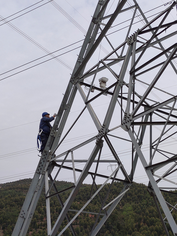 警惕“春天里的一把火”，輸電線路防山火在線監(jiān)測裝置