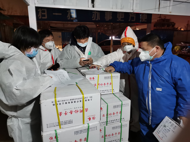 驰援武汉的四川白衣天使，请查收来自侨界的“大礼”