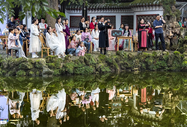 “绿绮流芳.琴韵飘香” 第八届成都国际古琴非遗艺术节邛崃分会场在文君井举办