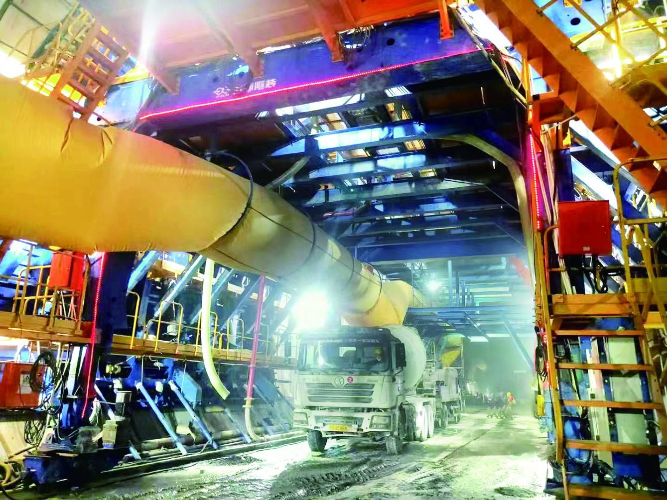 The first 10000 meter tunnel of the Xikang high-speed railway has been completed