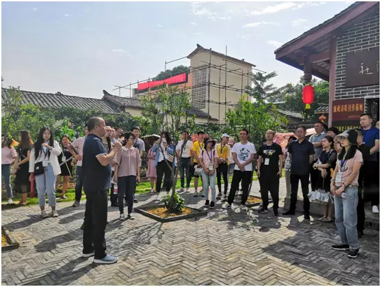 邛崃加大行业监管 提升旅游服务质量