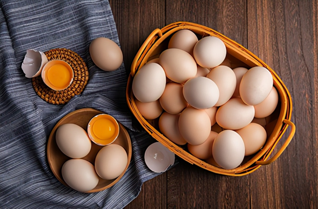 宜仁农业蛋鸡全程饲喂无抗生素,富硒并富有多种有益菌,益生源等有益