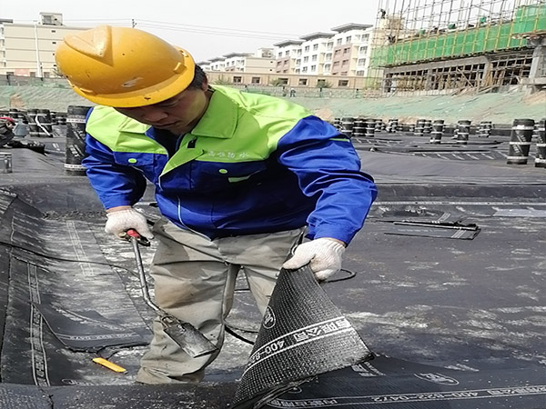 建筑防水涂料的生产工艺流程
