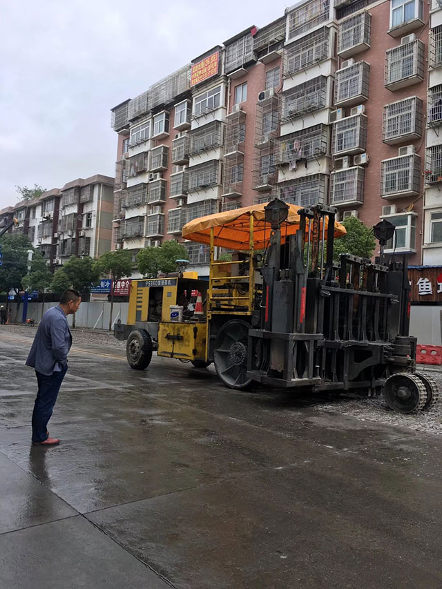 水泥路面多锤头破碎机