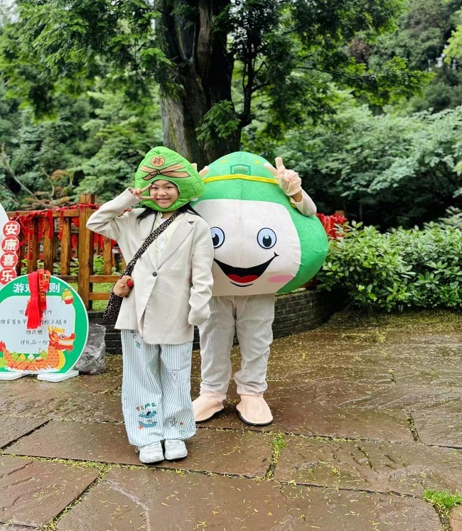 射五毒、香囊手作 DIY 、诗词互动……成都天台山景区开展端午节沉浸式体验活动