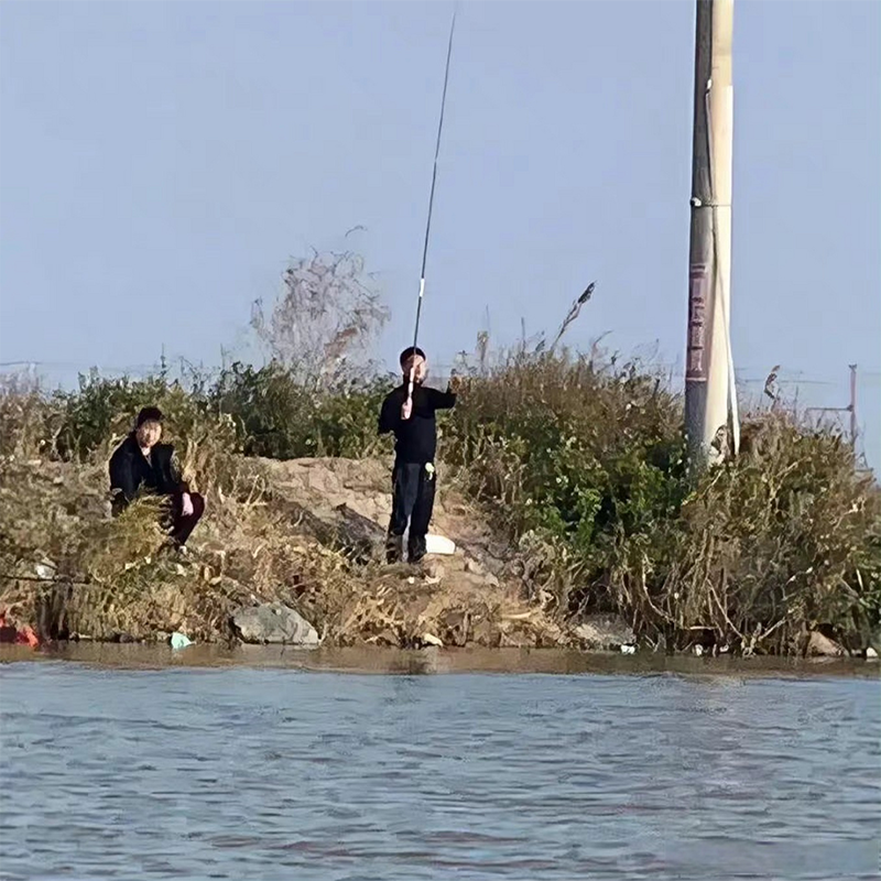 Intelligent Acousto-Light Warning and Surveillance Device for Electricity-Involved Fish Ponds to Prevent Electrocution