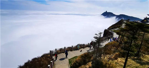 “天下第一秀”的峨眉山，到底特别在哪？