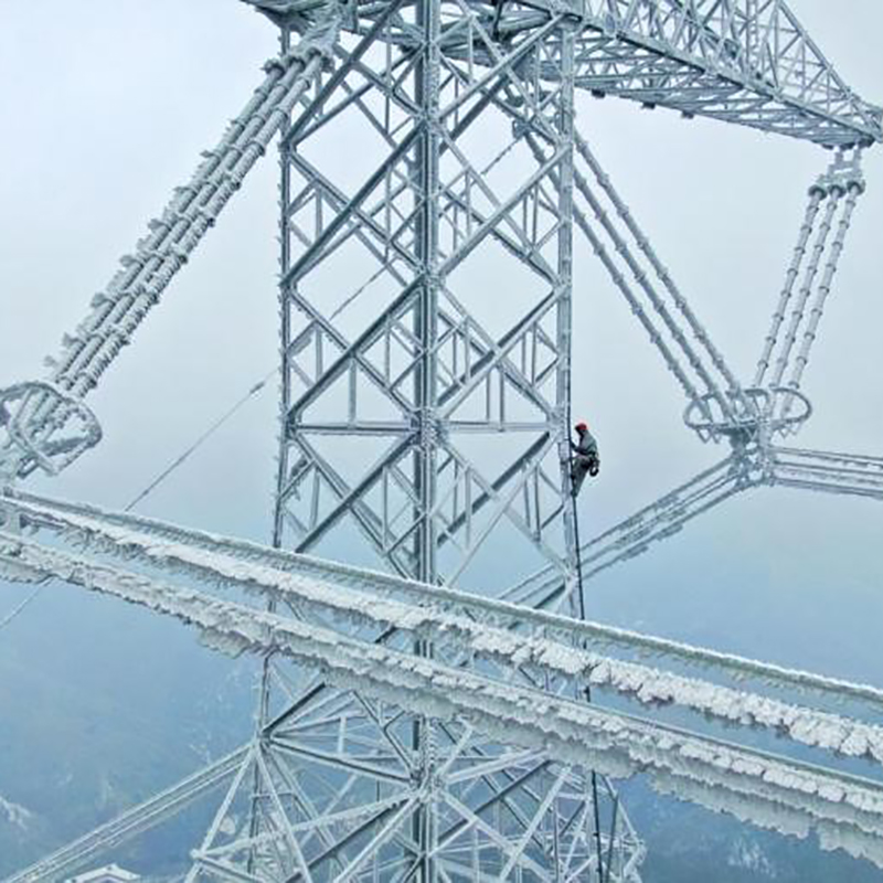 冰雪覆蓋下的輸電線路：無人機(jī)除冰和直流融冰有何區(qū)別？