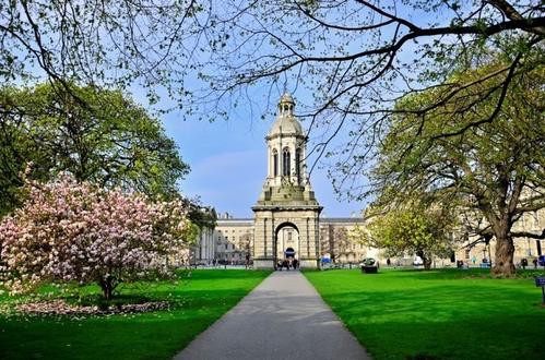 爱尔兰留学：就读于爱尔兰都柏林大学是什么体验？这种神仙院校还不赶紧“吸”它！