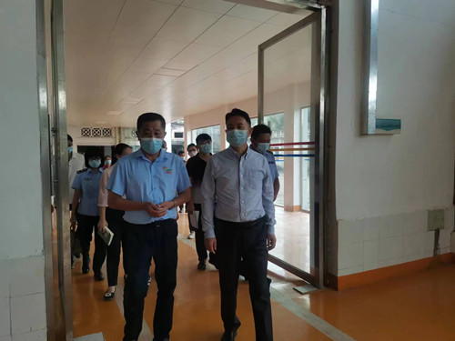 海南省保亭县委书记率队调研县市场监管工作