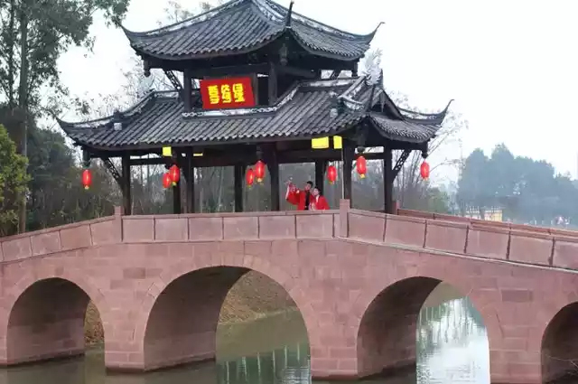 新年来临，大梁酒庄诚邀你，专“鼠”你的幸运年