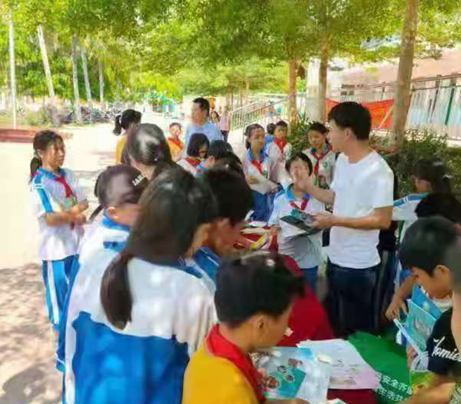 海南保亭县扎实开展保健食品进校园科普宣传活动