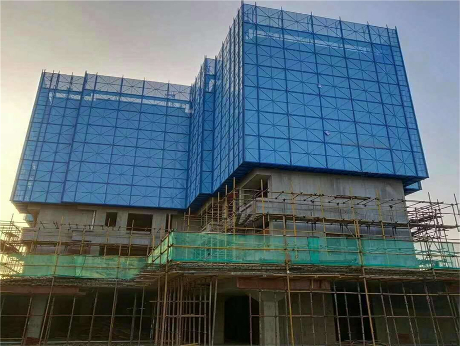 新华联地产爬架网租赁工程案例