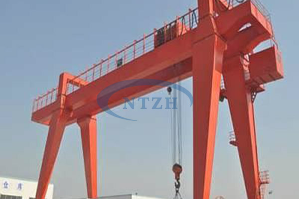 Steel structure of gantry crane in shipyard
