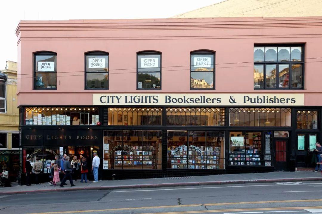 独立书店的鼻祖：看城市之光的VMD陈列设计