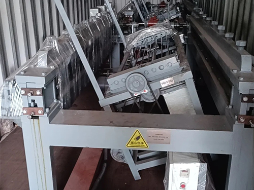 兩臺(tái)六角網(wǎng)機(jī)發(fā)貨