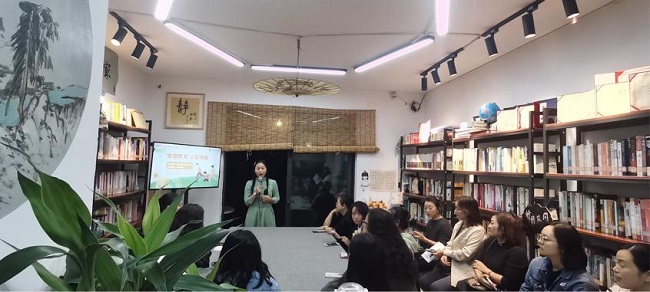 重庆市江北区图书馆举行“悦读汇”文化沙龙 “家庭教育”公益讲座