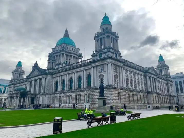 别只盯着英美了！这些留学的高薪就业机会和移民政策同样值得关注…