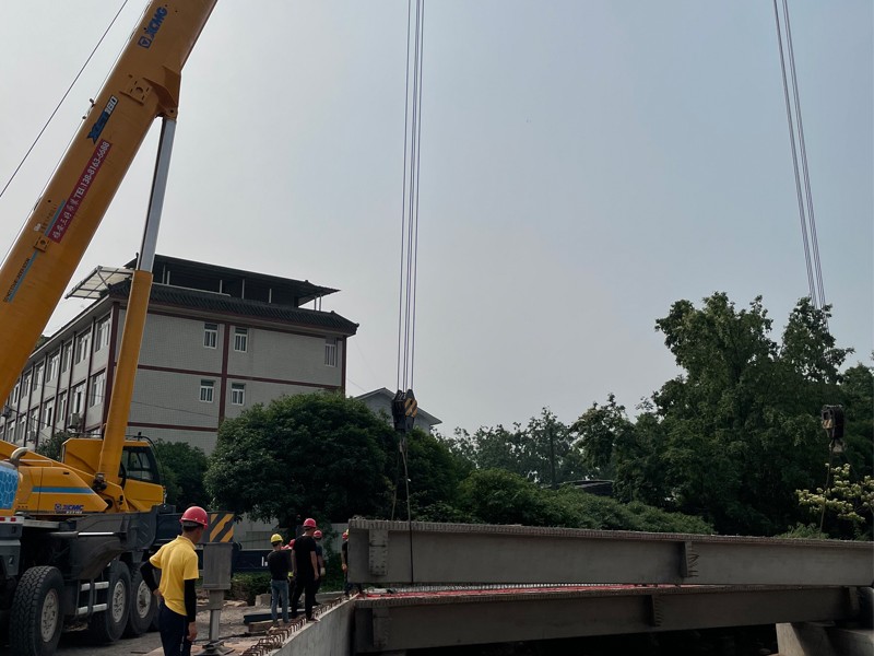雅安履帶吊吊車組成的結構,你了解多少