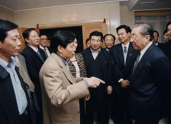 国务院总理参观集团