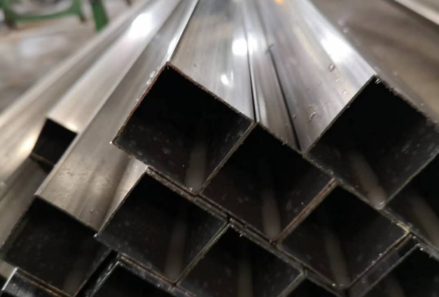 所有西安不锈钢管厂的原材料都是一样的吗？