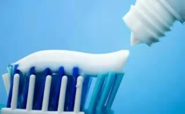 买牙膏要小心防止6种成份