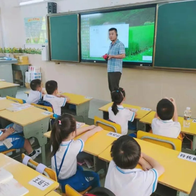 海口市市场监管局美兰分局开展电梯安全知识“进校园”活动